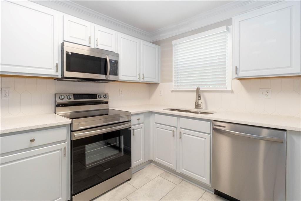 745 Crestwell Cir Sw - Photo 7 of 24