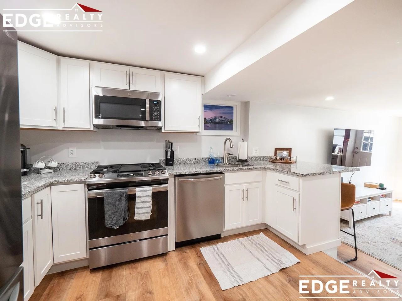 171B Lexington St - Photo 2 of 11