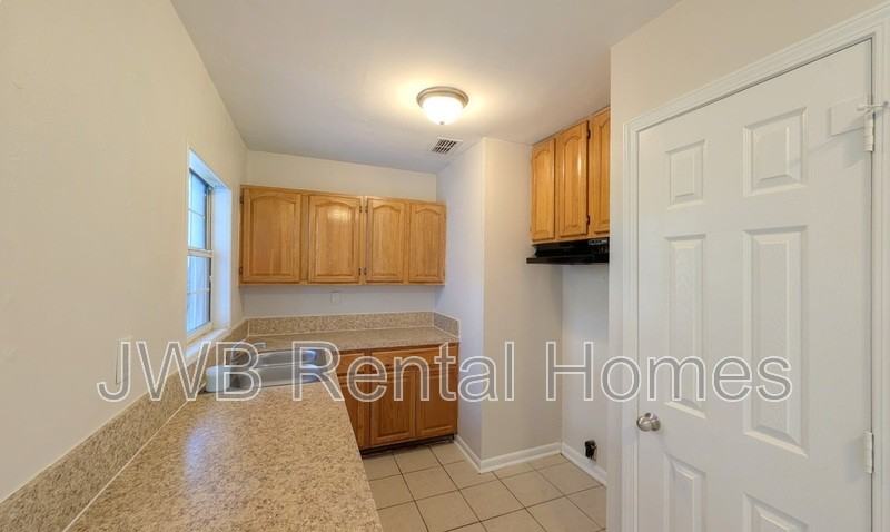 3066 Purdom Dr - Photo 4 of 21