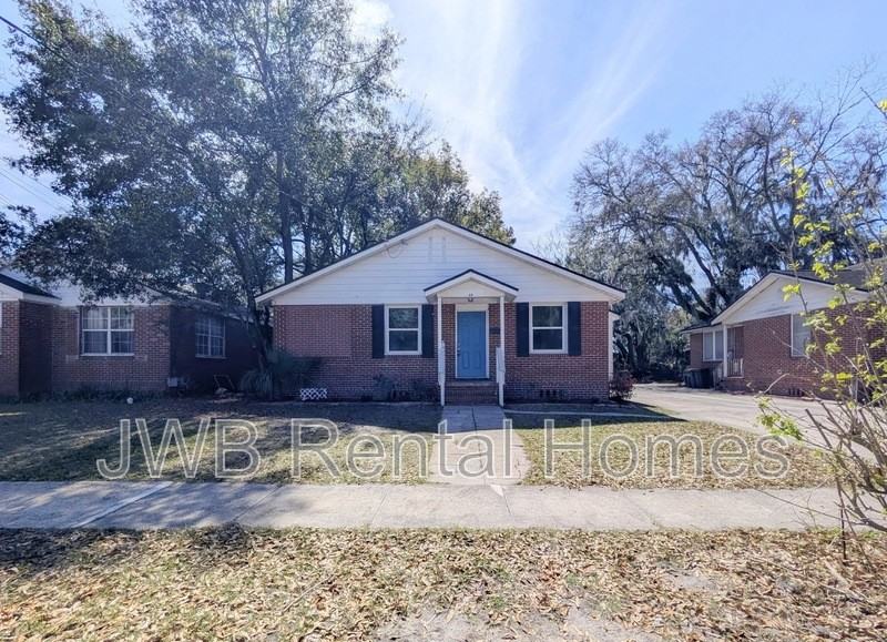 44 W 55th St - Photo 2 of 17