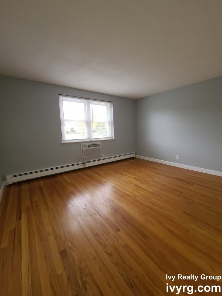 131 Emerson Gardens Rd #131 - Photo 7 of 17