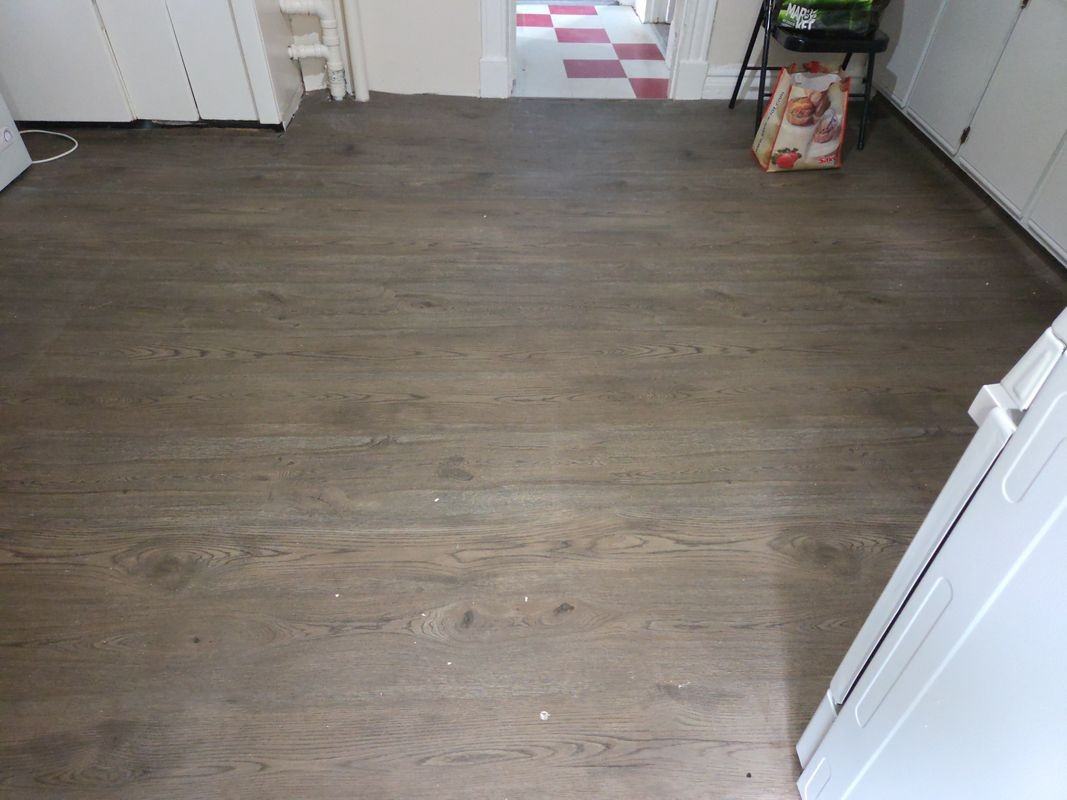 626 Lansing St - Photo 3 of 10