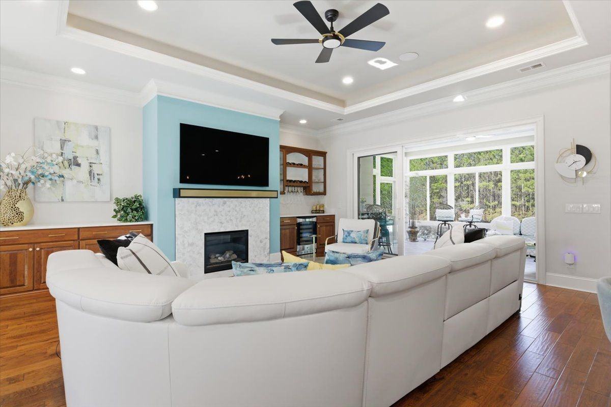 165 Topside E - Photo 3 of 50