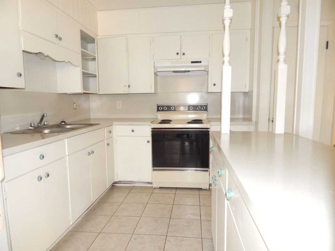 923 Eikel St - Photo 3 of 11