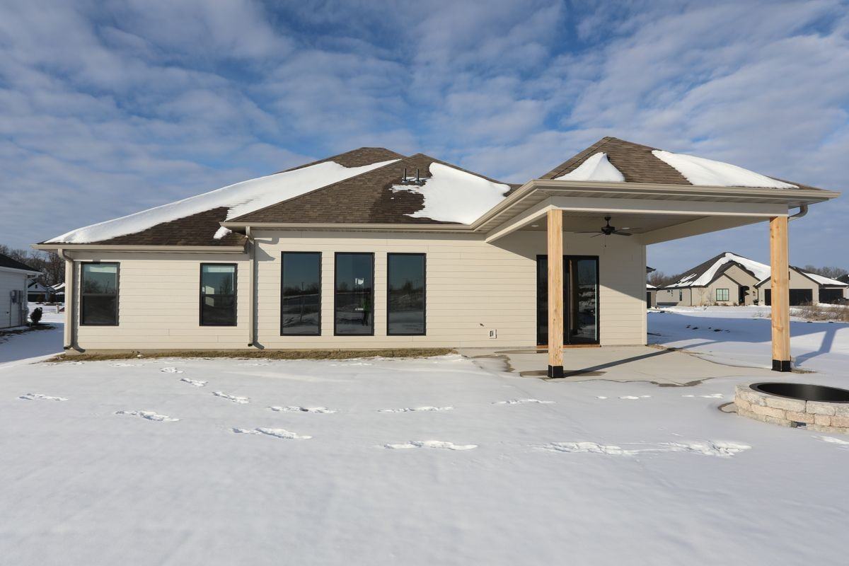 4408 Royal County Rd - Photo 4 of 32