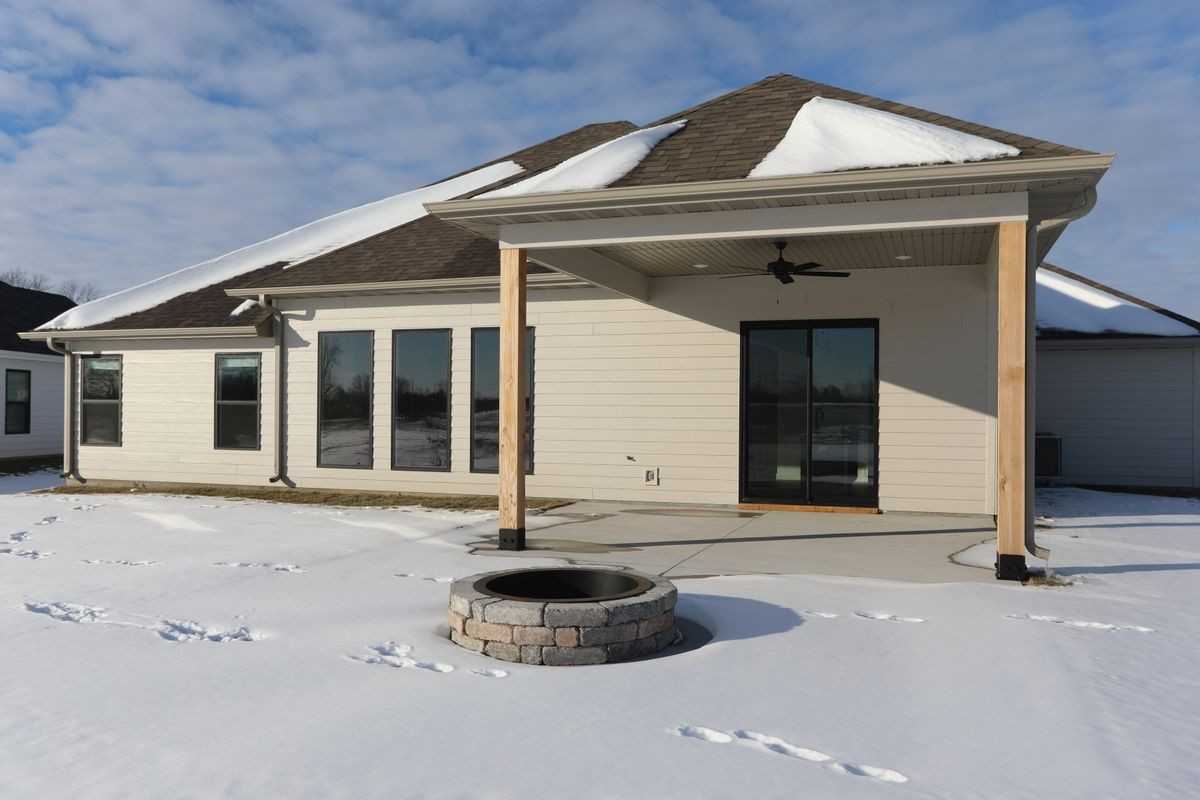 4408 Royal County Rd - Photo 6 of 32