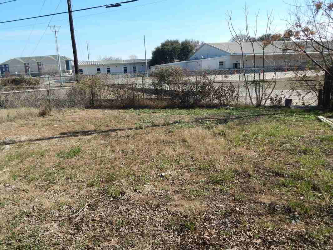 1506 Eichen Rd - Photo 2 of 8