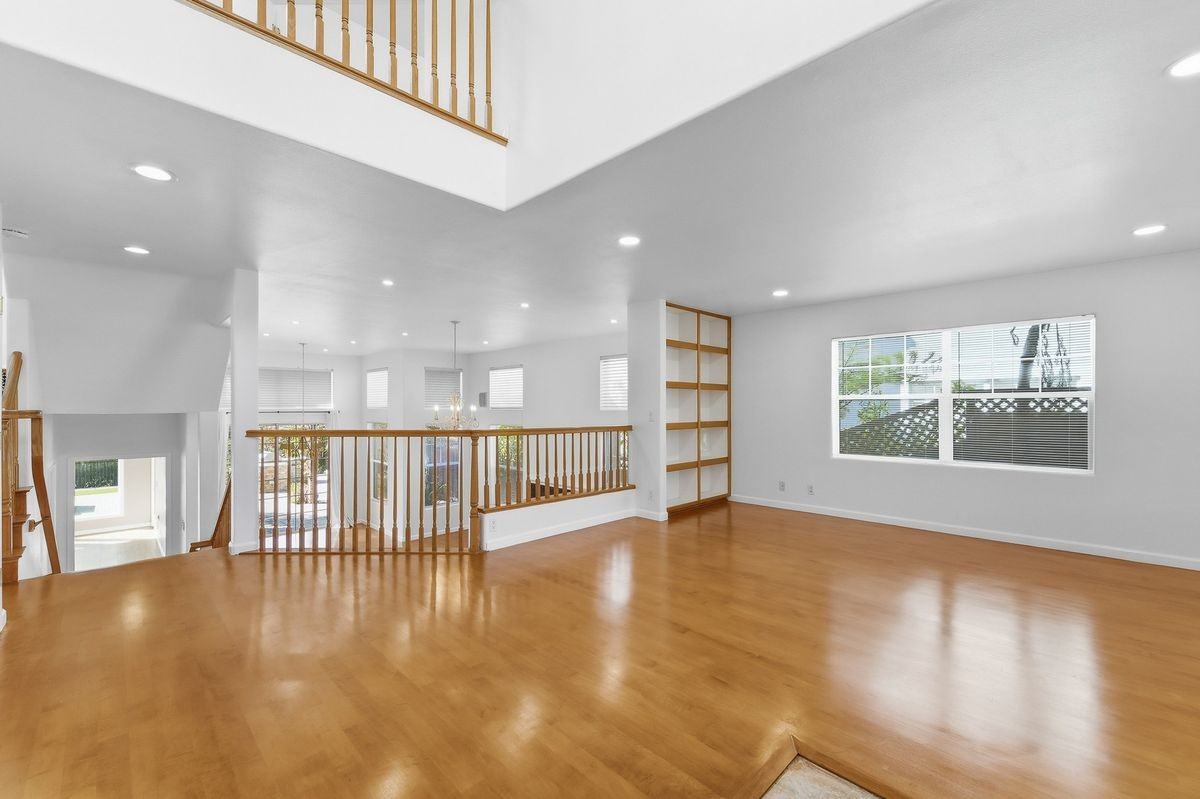 2037 Wendover Ln - Photo 2 of 7