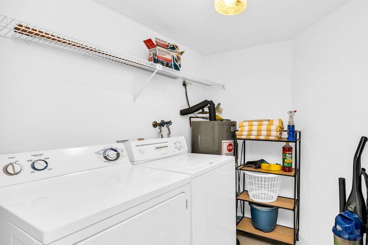950 Egret Cir - Photo 5 of 13
