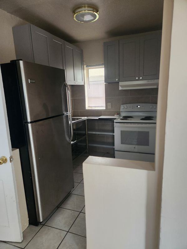 1546 Ne 111th St ##2 - Photo 2 of 4