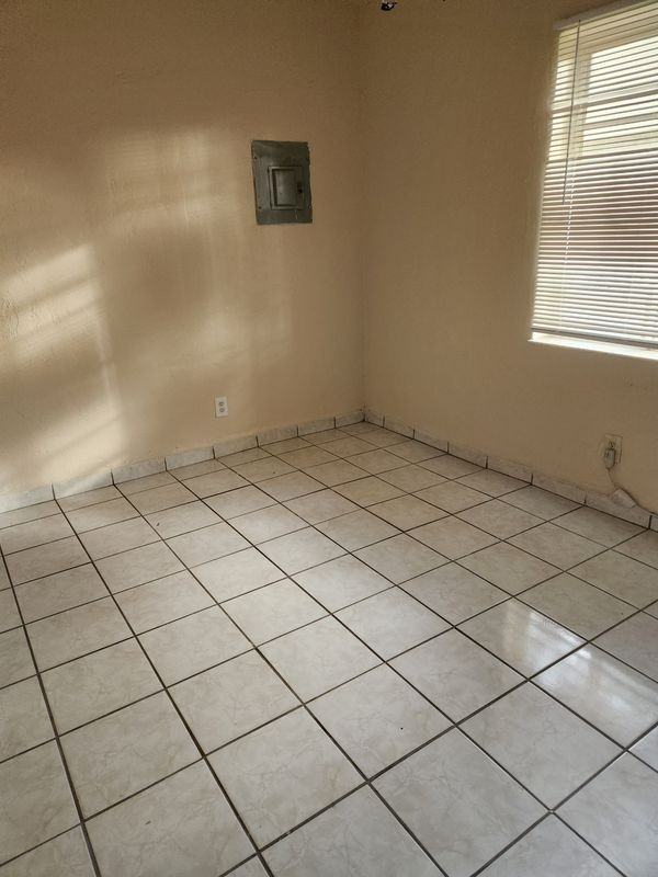 1546 Ne 111th St ##2 - Photo 3 of 4