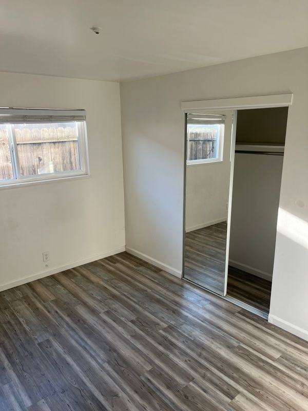 1521 Camden Ct - Photo 4 of 15