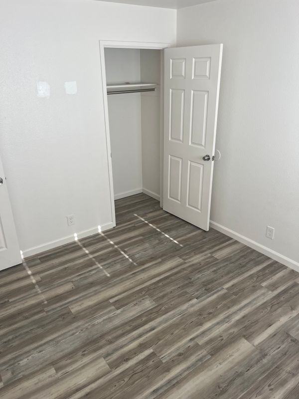 1521 Camden Ct - Photo 5 of 15