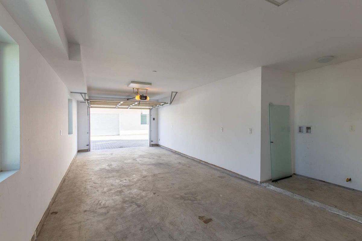 4177 S Normandie Ave - Photo 5 of 7