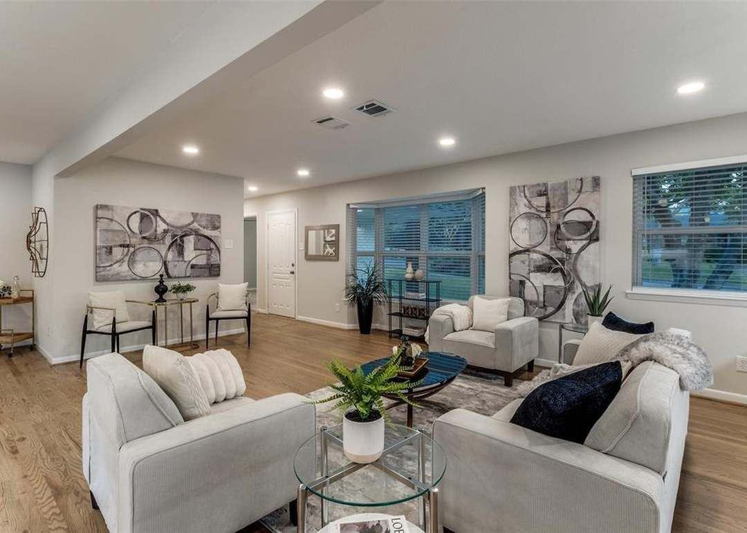 10115 Lanshire Dr - Photo 2 of 17