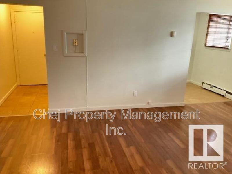 6103 98 Ave Nw #2 - Photo 6 of 17