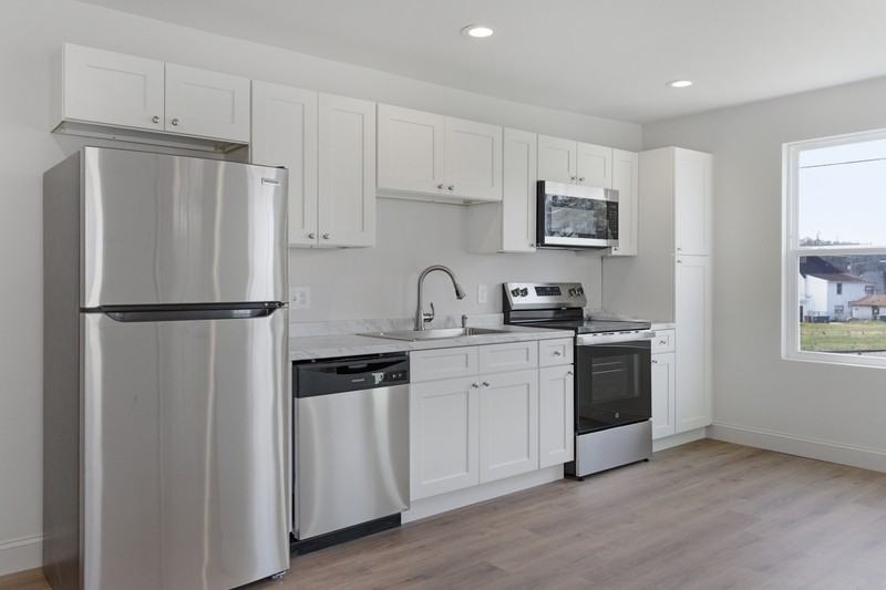 2303 Parkview Ave - Photo 3 of 10