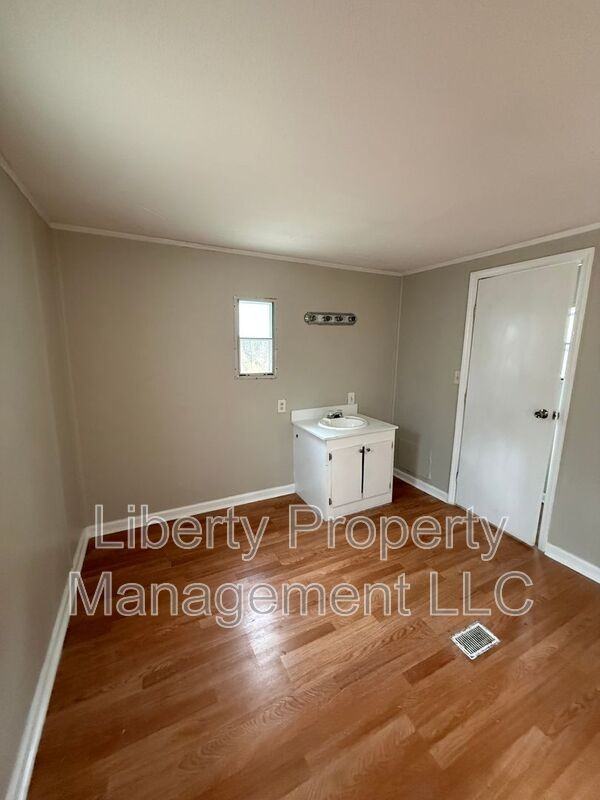 134 Ed Thomas Rd - Photo 6 of 8