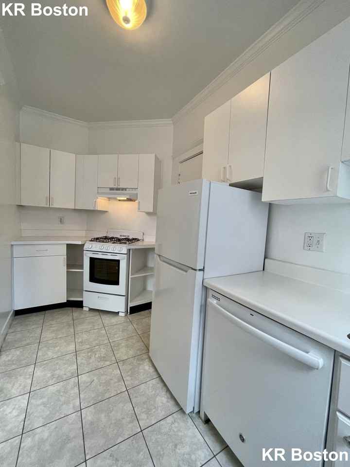 Kilsyth Rd. & Lanark Rd #2 - Photo 5 of 20