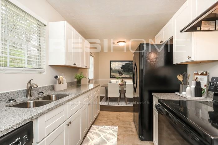 9245 Club View Trce - Photo 2 of 18