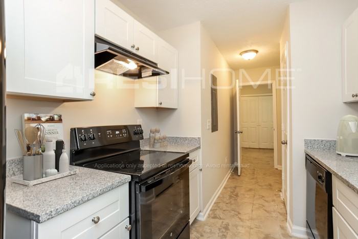 9245 Club View Trce - Photo 3 of 18