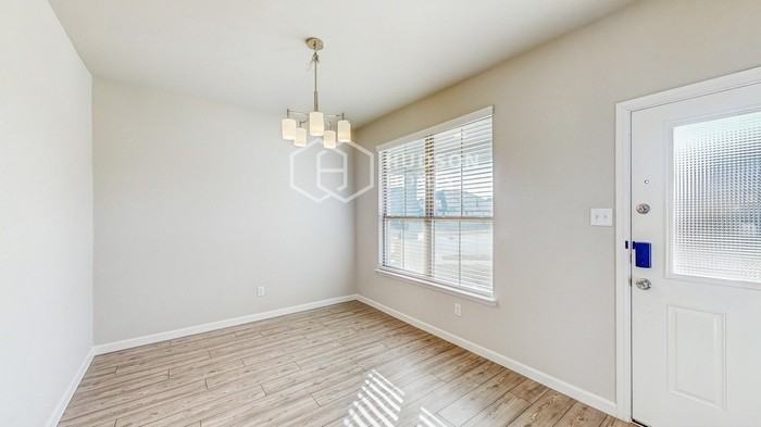 2404 Rocky Mountain Dr - Photo 4 of 36