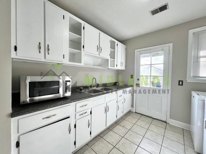 4559 Oxford Rd - Photo 2 of 21