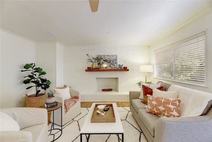 400 Ramble Ln - Photo 3 of 23