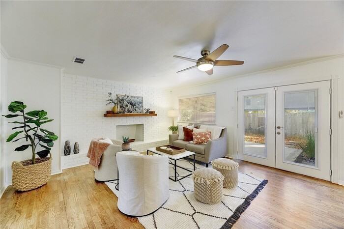 400 Ramble Ln - Photo 4 of 23