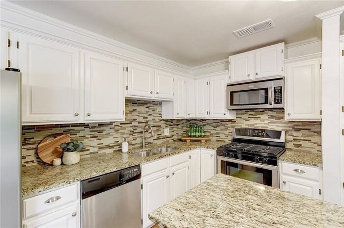 400 Ramble Ln - Photo 7 of 23