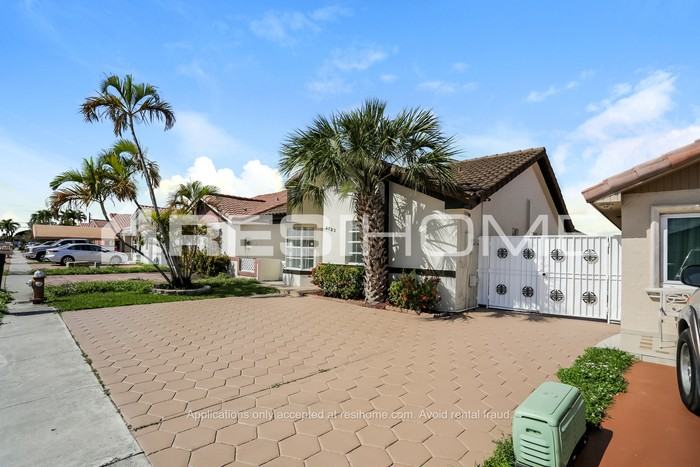 2723 W 73rd Pl - Photo 2 of 24