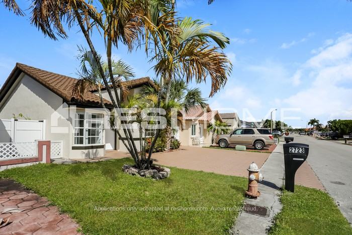 2723 W 73rd Pl - Photo 3 of 24