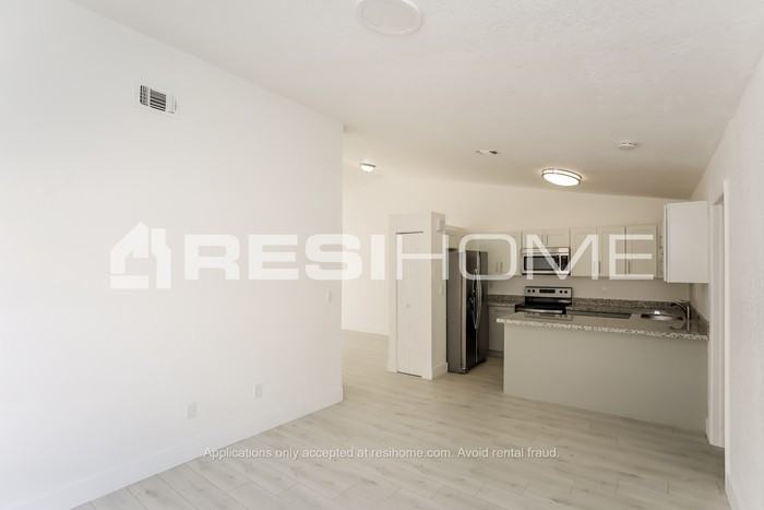 2723 W 73rd Pl - Photo 7 of 24