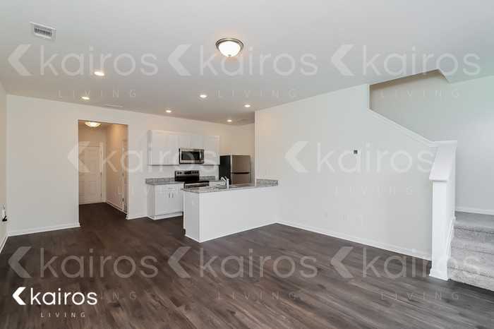 106 Dudley Way Sw - Photo 2 of 16
