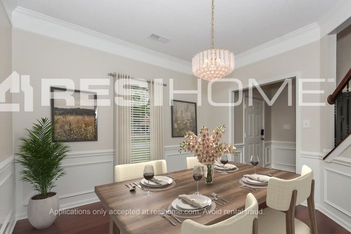 8421 Red Cypress Ct - Photo 3 of 20