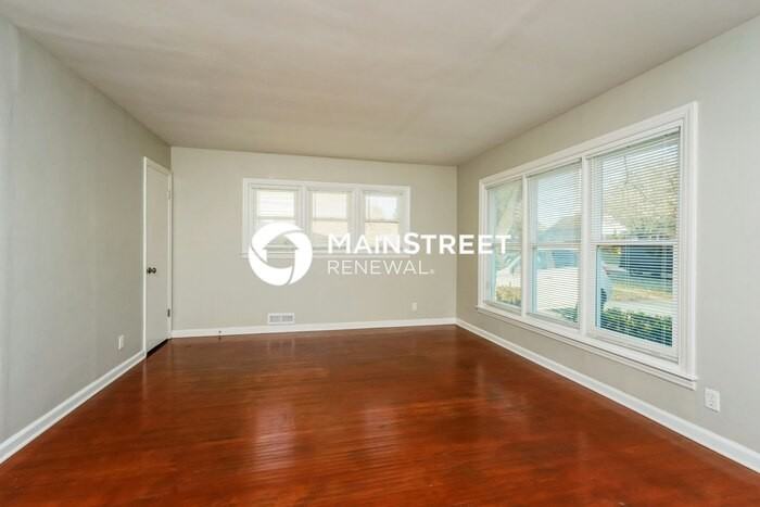 4203 Berkshire Ave - Photo 5 of 16