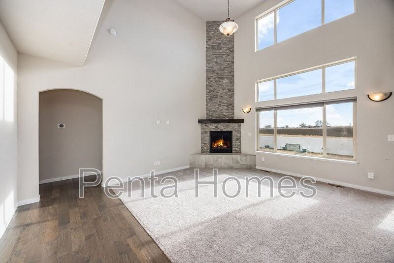 660 Rock Rd - Photo 2 of 24