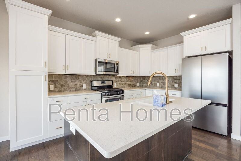 660 Rock Rd - Photo 3 of 24