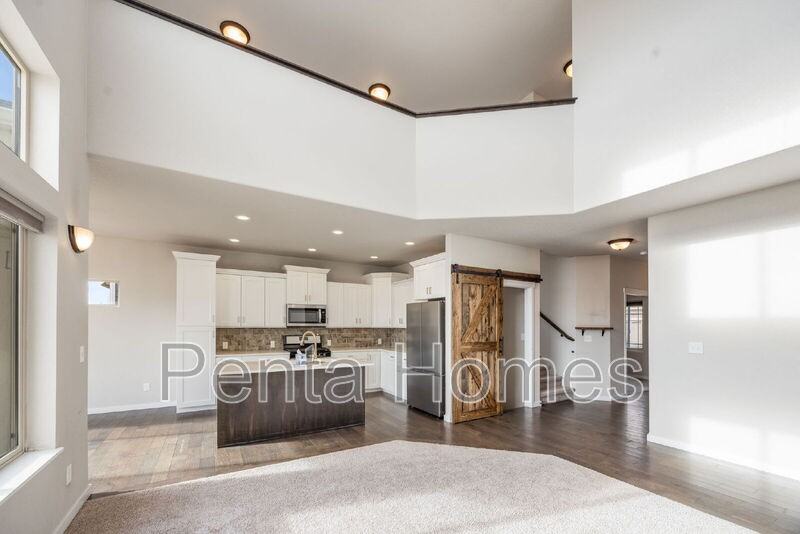 660 Rock Rd - Photo 4 of 24