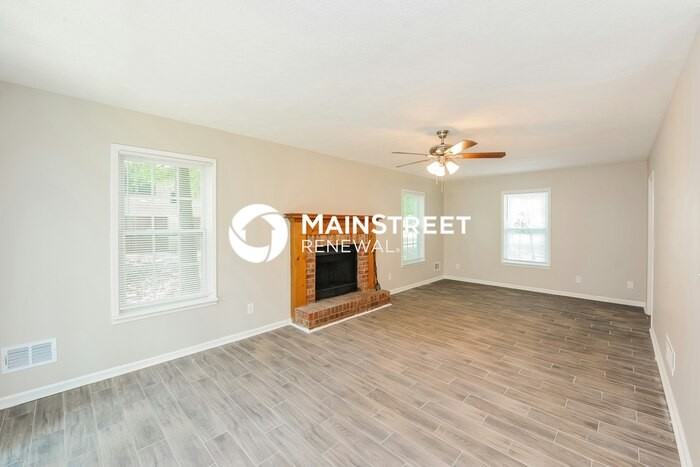 3135 Revere Cir - Photo 4 of 17