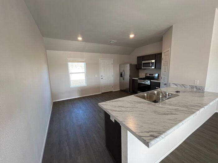 1623 E Houston St - Photo 4 of 19