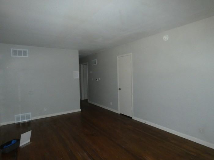 4801 Nw 61st St - Photo 4 of 19