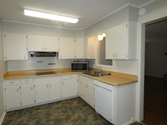 4801 Nw 61st St - Photo 5 of 19