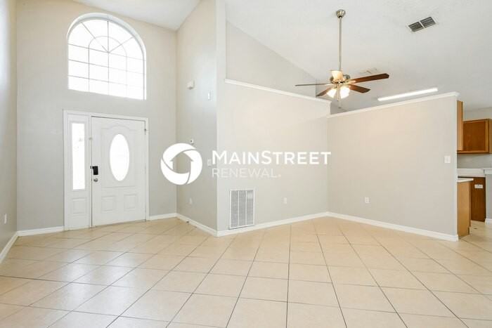 558 Eagle Pointe S - Photo 3 of 15