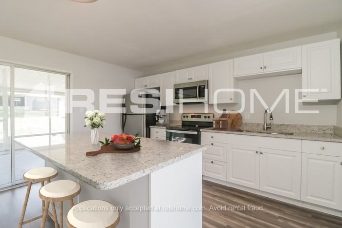 7184 Fireside St - Photo 3 of 17