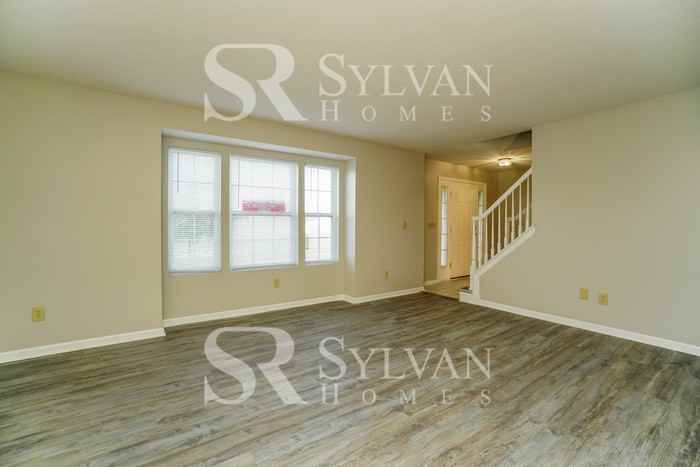 880 Suntree Dr - Photo 6 of 16