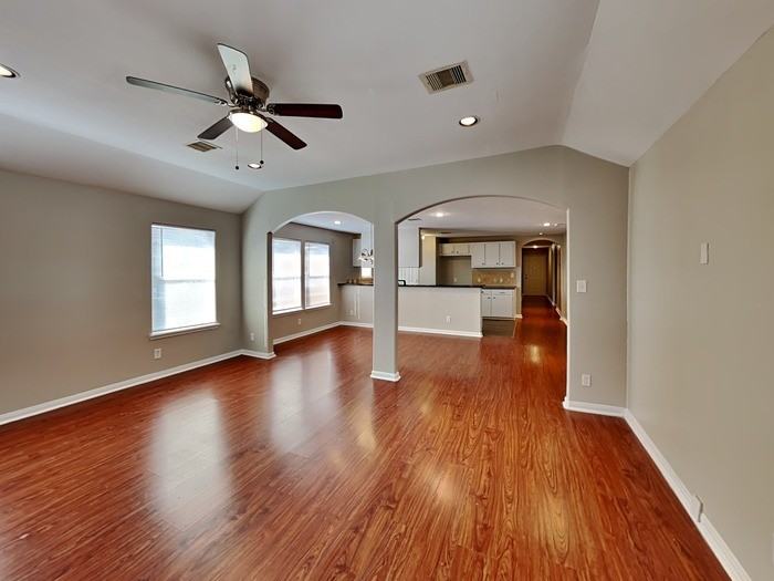 5129 Jezebel St - Photo 4 of 19