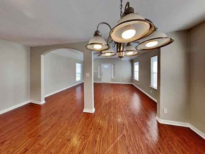 5129 Jezebel St - Photo 5 of 19