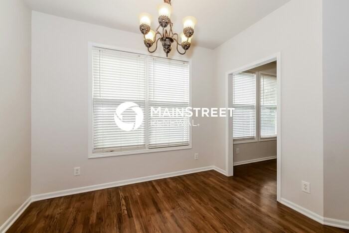 1411 Russell Rd - Photo 4 of 17