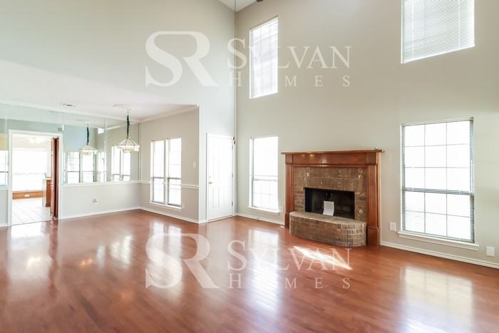 18732 Voss Rd - Photo 4 of 16